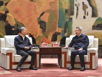 王祥明董事長(zhǎng)、王崔軍總經(jīng)理拜訪武漢市委書記郭元強(qiáng)、市長(zhǎng)盛閱春